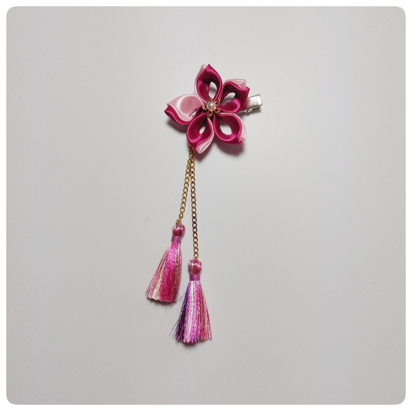 Kanzashi bloem - roze, met afneembare kwastjes
