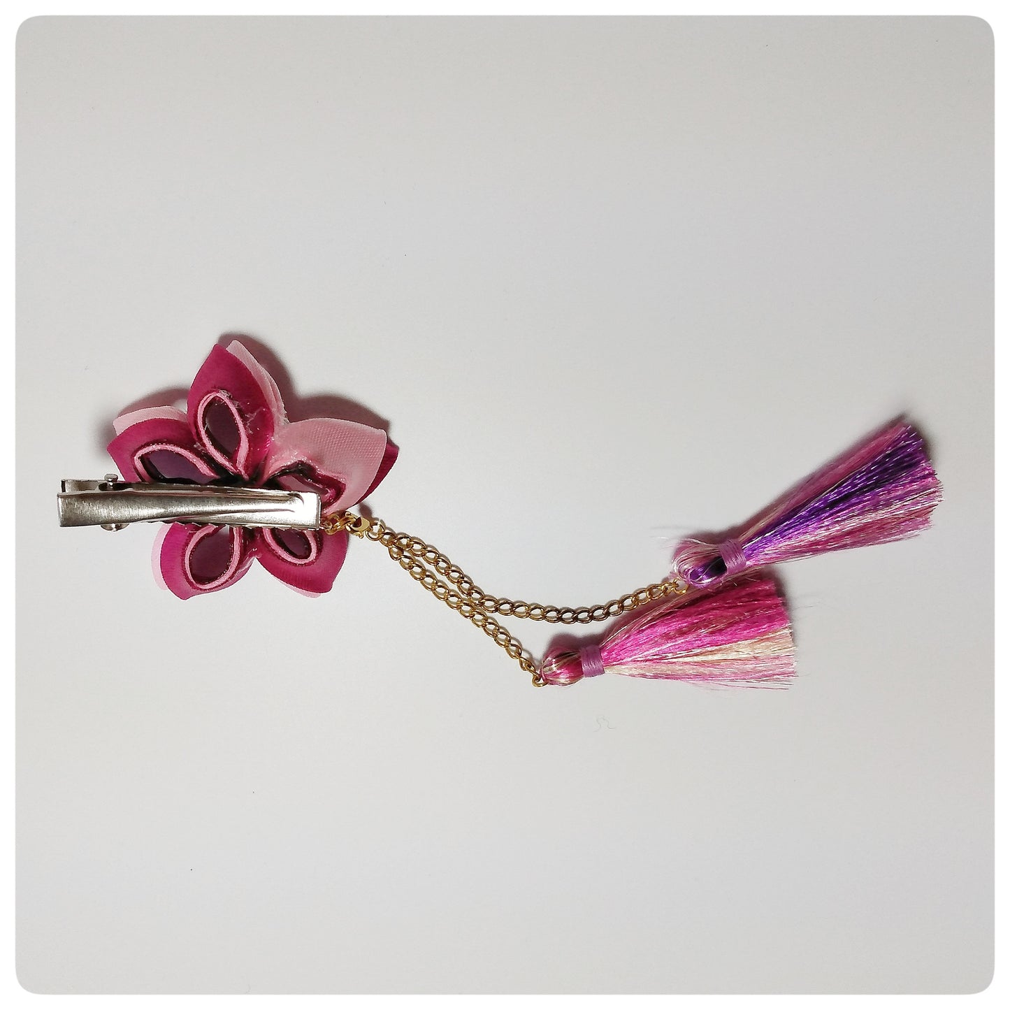 Kanzashi bloem - roze, met afneembare kwastjes