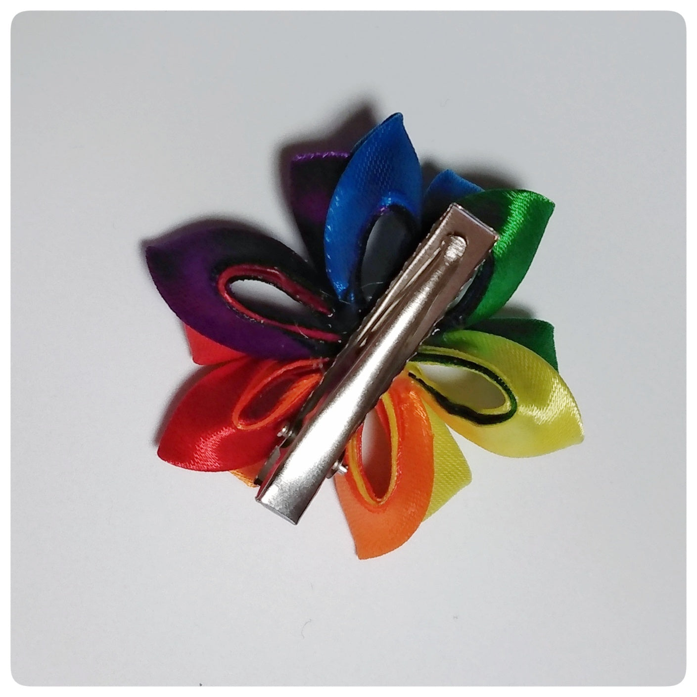 Kanzashi bloem - regenboog PRIDE