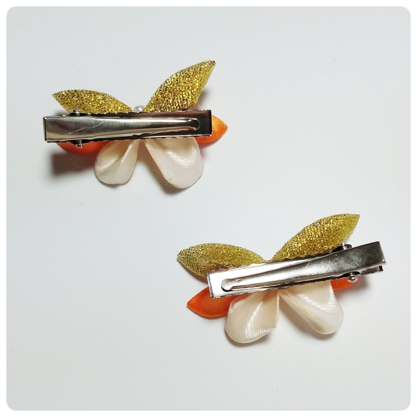 Kanzashi vlinder (2st.) - oranje/goud
