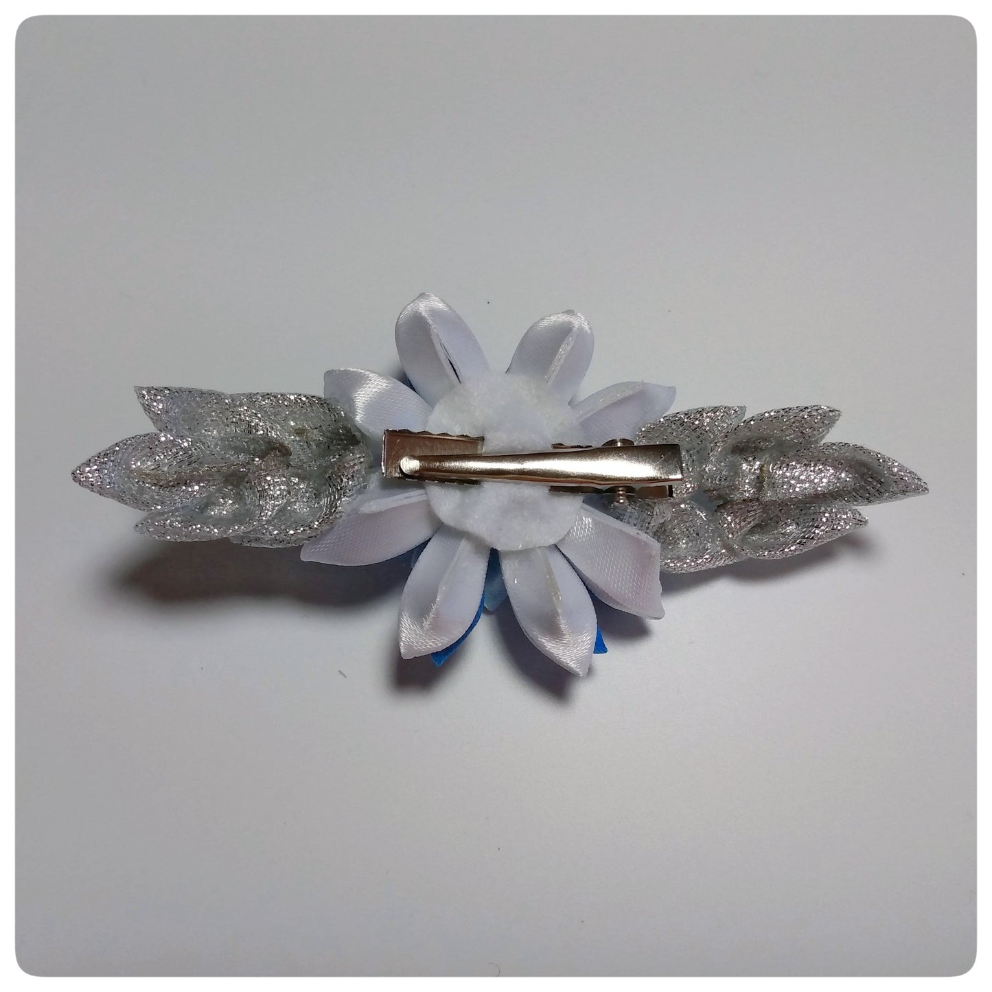 Kanzashi bloem - blauw/zilver