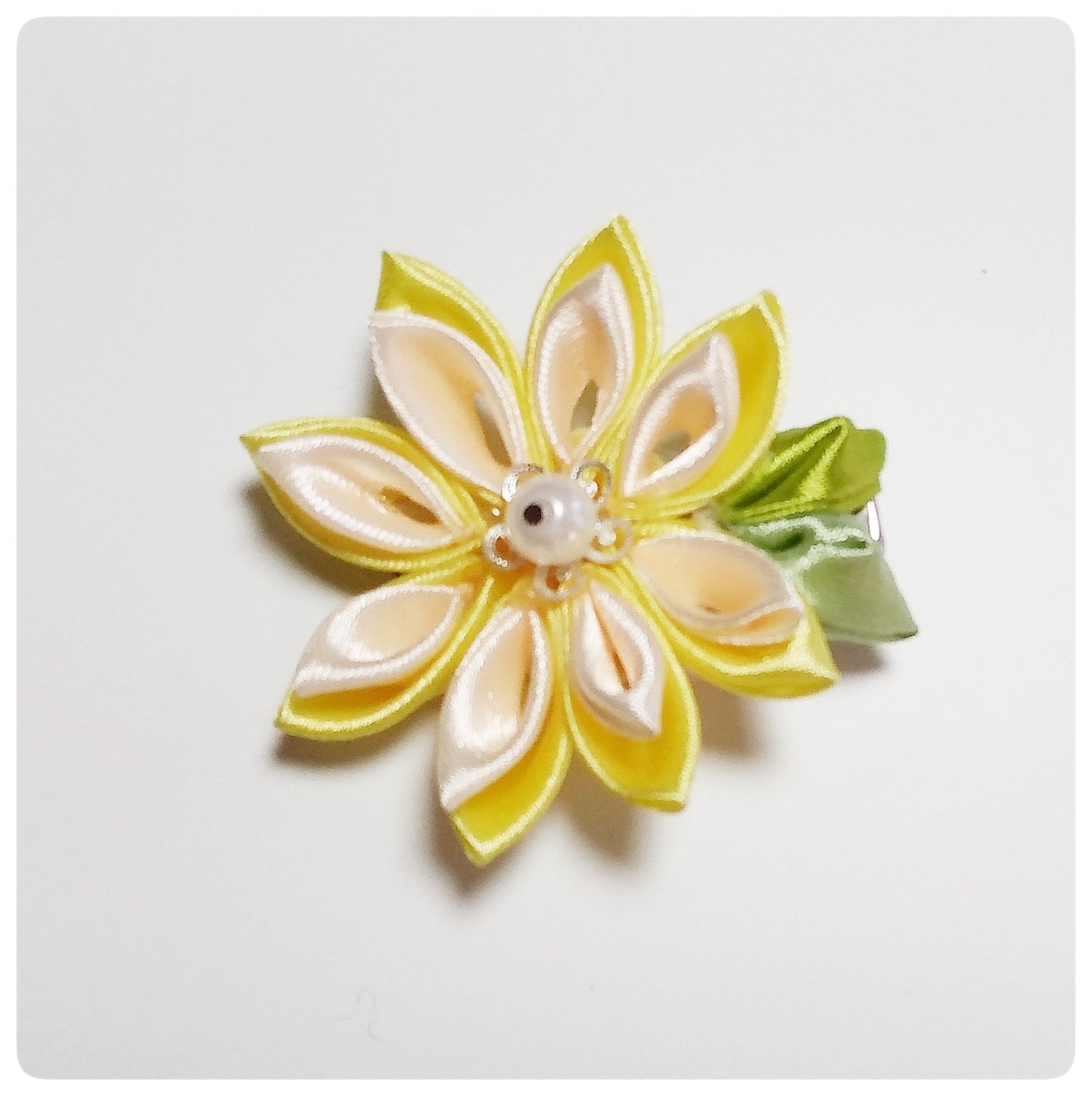 Kanzashi bloem - geel