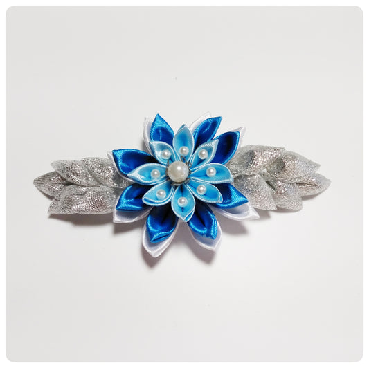 Kanzashi bloem - blauw/zilver